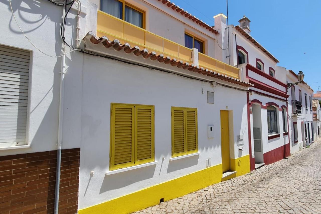 Lovelystay - Yellow Submarine House Lagos Extérieur photo
