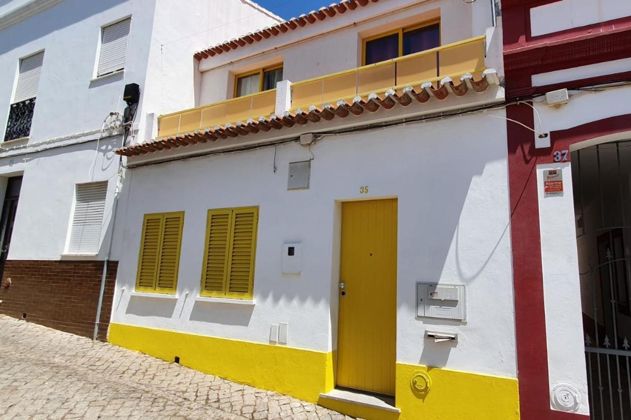 Lovelystay - Yellow Submarine House Lagos Extérieur photo